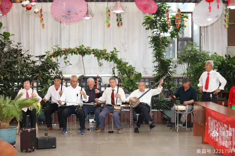 玛纳斯县政协医疗卫生界 社会保障界委员慰问演出 文字:管园园 审核:陈德权 摄影:玛纳斯县摄影家协会